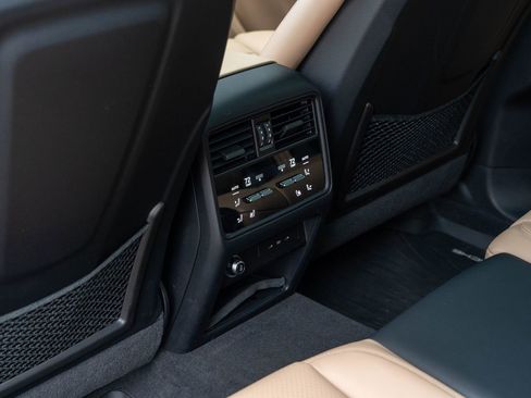 Certified 2024 Porsche Cayenne image 35