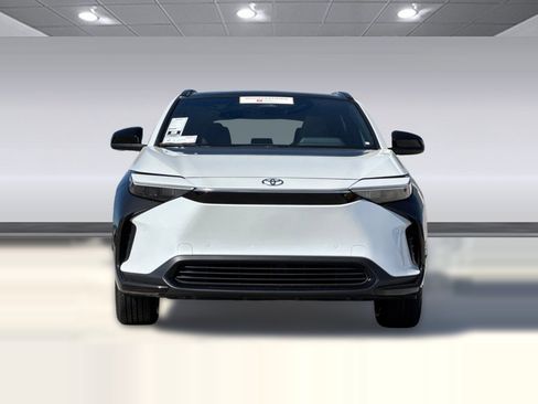 Certified 2023 Toyota bZ4X XLE w/ Weather Package image 5