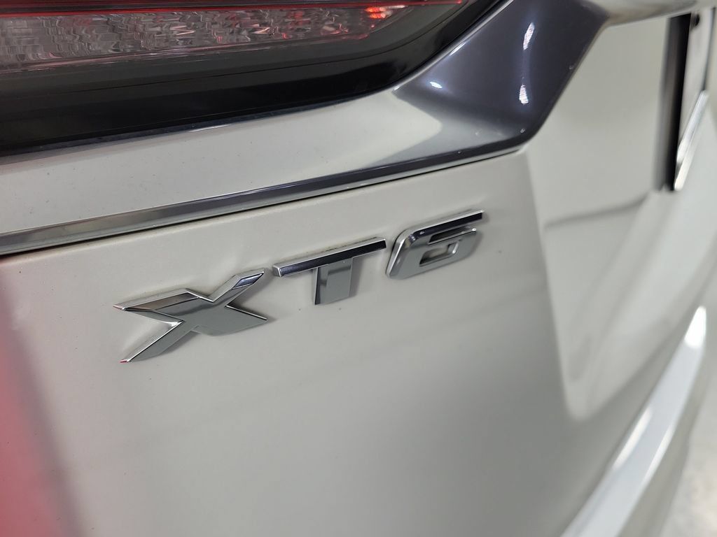 Certified 2023 Cadillac XT6 Luxury FWD image 5