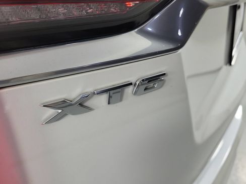Certified 2023 Cadillac XT6 Luxury FWD image 5