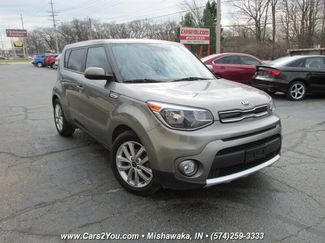 Used 2017 Kia Soul + image 1
