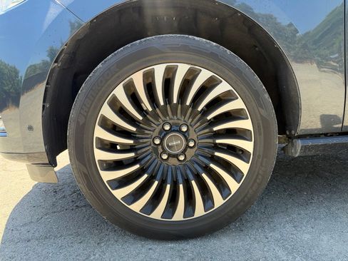 Used 2021 Lincoln Navigator L Black Label AWD/4WD image 9