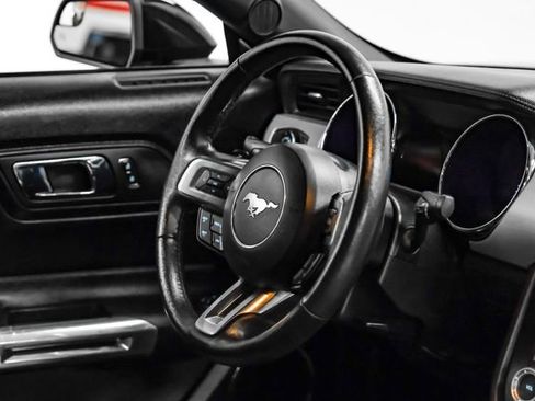 Used 2017 Ford Mustang GT Premium image 8