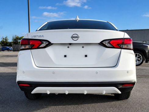 Used 2025 Nissan Versa SV FWD image 5