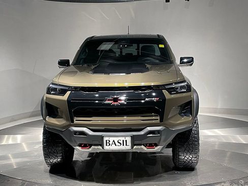 Used 2025 Chevrolet Colorado ZR2 w/ Technology Package image 9