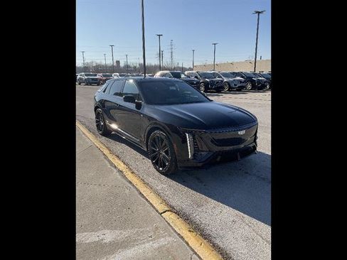 New 2026 Cadillac Lyriq V AWD/4WD image 8