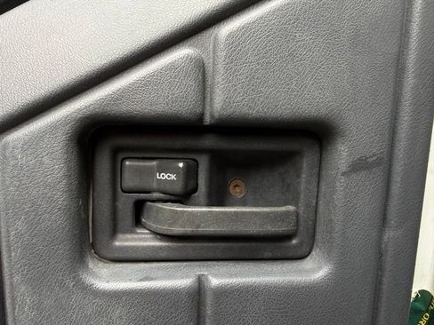 Used 1992 Jeep Wrangler Islander AWD/4WD image 31