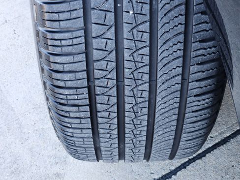 Certified 2026 Land Rover Range Rover Velar Dynamic SE image 12