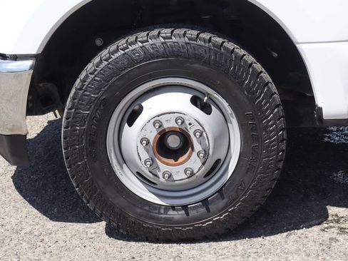 Used 2022 Ford F350 XL w/ Power Equipment Group RWD image 49