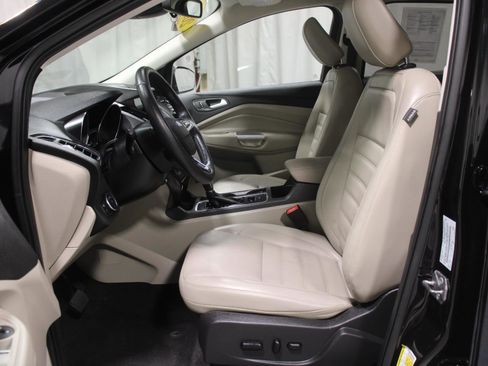Used 2019 Ford Escape Titanium image 13