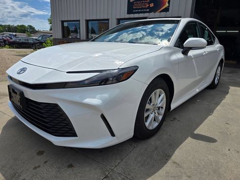 Used 2026 Toyota Camry LE w/ Convenience Package FWD image 2
