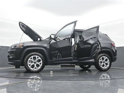 New 2025 Jeep Compass Latitude w/ Sun & Sound Group image 59