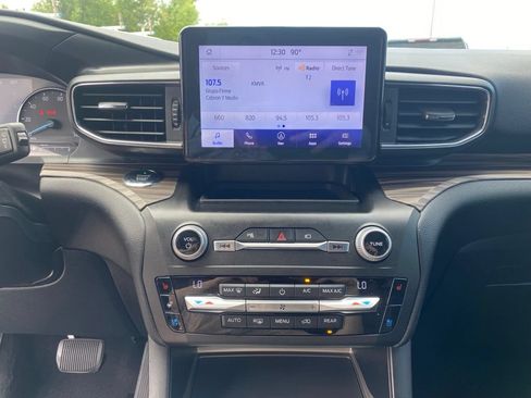 Used 2020 Ford Explorer Limited RWD image 19