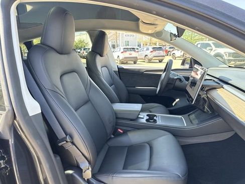 Used 2025 Tesla Model Y Performance image 25