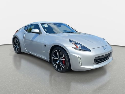 Used 2020 Nissan 370Z Touring Sport image 3