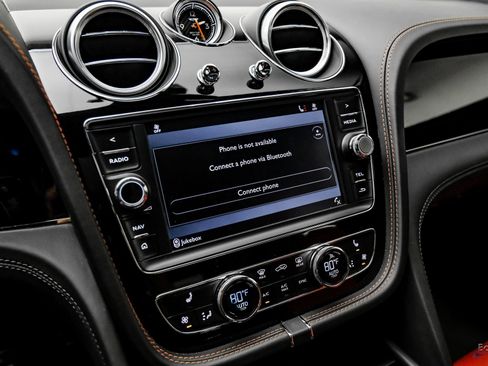 Used 2019 Bentley Bentayga image 72