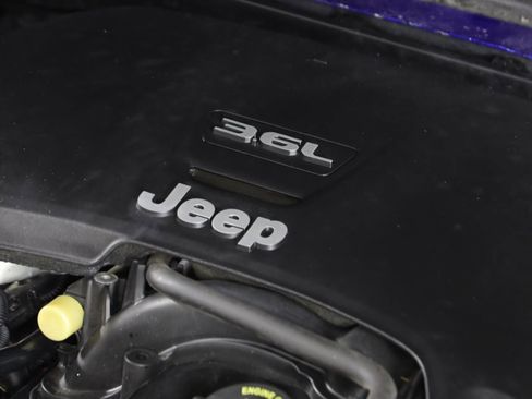 Used 2018 Jeep Wrangler Unlimited Sport S image 19