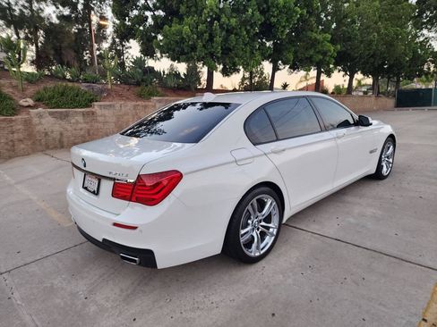 Used 2012 BMW 750Li w/ Driver Assistance Pkg RWD image 9