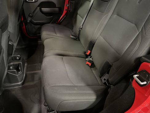 Used 2022 Jeep Wrangler Unlimited Sport image 11