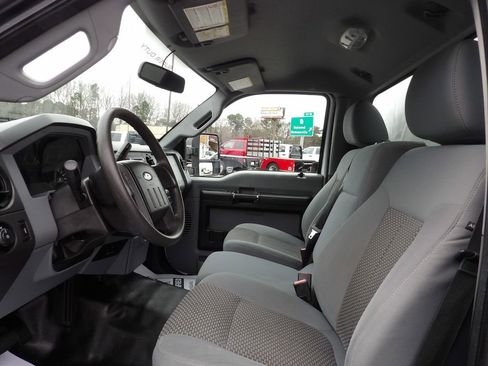 Used 2015 Ford F550 2WD Regular Cab Super Duty w/ Power Equipment Group image 17