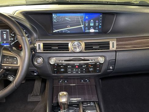 Used 2018 Lexus GS 350 AWD w/ Premium Package image 16