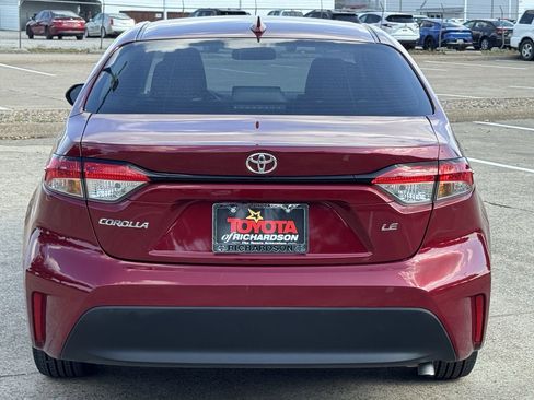 Used 2025 Toyota Corolla LE FWD image 5