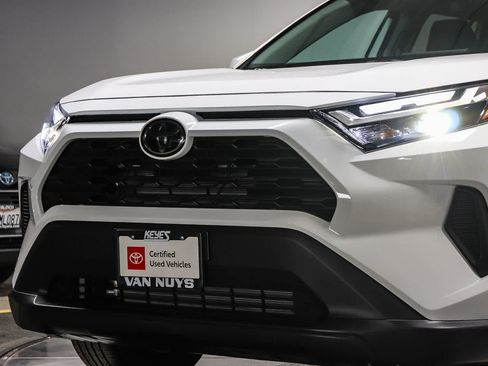Certified 2025 Toyota RAV4 LE FWD image 9