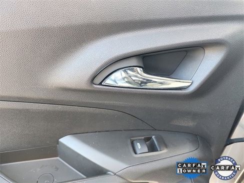 Used 2025 Chevrolet Trax LT w/ Driver Confidence Package image 24