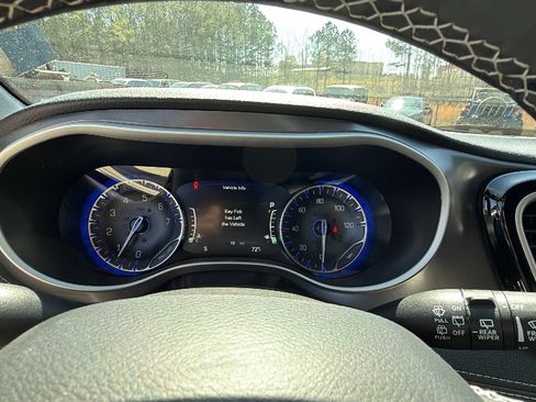 New 2026 Chrysler Pacifica Select FWD image 26