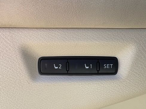 Used 2017 Nissan Murano SL w/ SL Technology Package FWD image 11