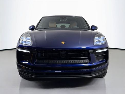 Certified 2026 Porsche Macan AWD/4WD image 10