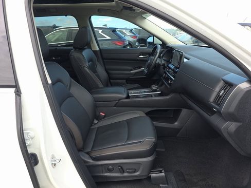 Certified 2023 Nissan Pathfinder SL w/ SL Premium Package image 7