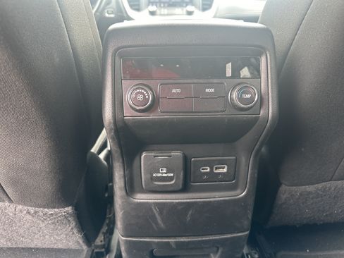 Used 2022 GMC Acadia SLE w/ Driver Convenience Package AWD/4WD image 17