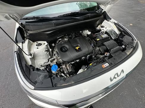 Used 2023 Kia Seltos EX AWD/4WD image 32
