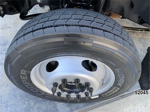 Used 2022 Ford F550 4x4 Crew Cab Super Duty w/ Power Equipment Group image 16