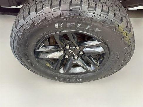 Used 2019 Chevrolet Silverado 1500 Custom Trail Boss AWD/4WD image 29