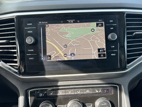 Used 2023 Volkswagen Atlas SEL image 11