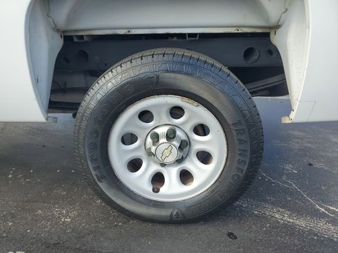 Used 2013 Chevrolet Silverado 1500 W/T image 23