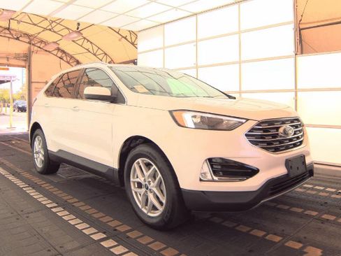 Used 2022 Ford Edge SEL w/ Convenience Package AWD/4WD image 3