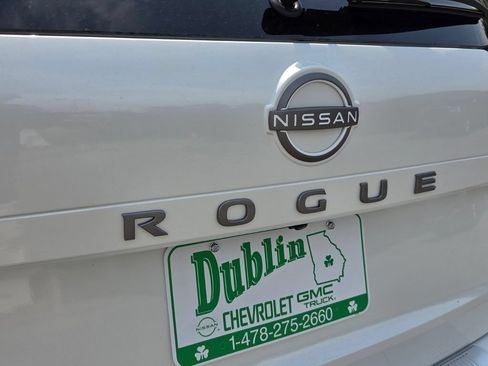 New 2026 Nissan Rogue SV FWD image 8