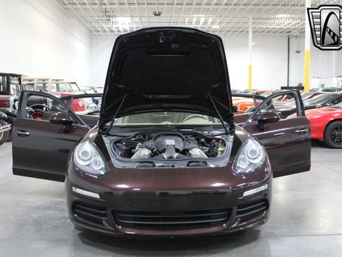 Used 2014 Porsche Panamera image 10