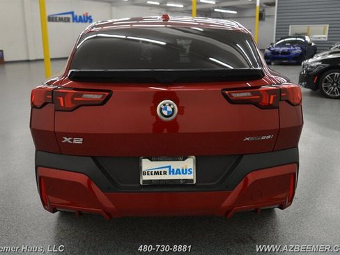 Used 2024 BMW X2 xDrive28i AWD/4WD image 11