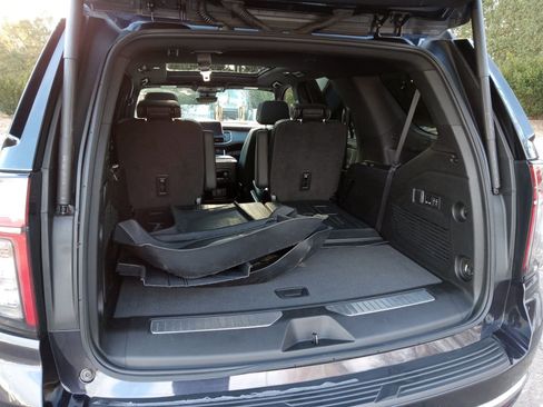 Used 2023 Chevrolet Tahoe Premier w/ Premium Package 2 AWD/4WD image 27