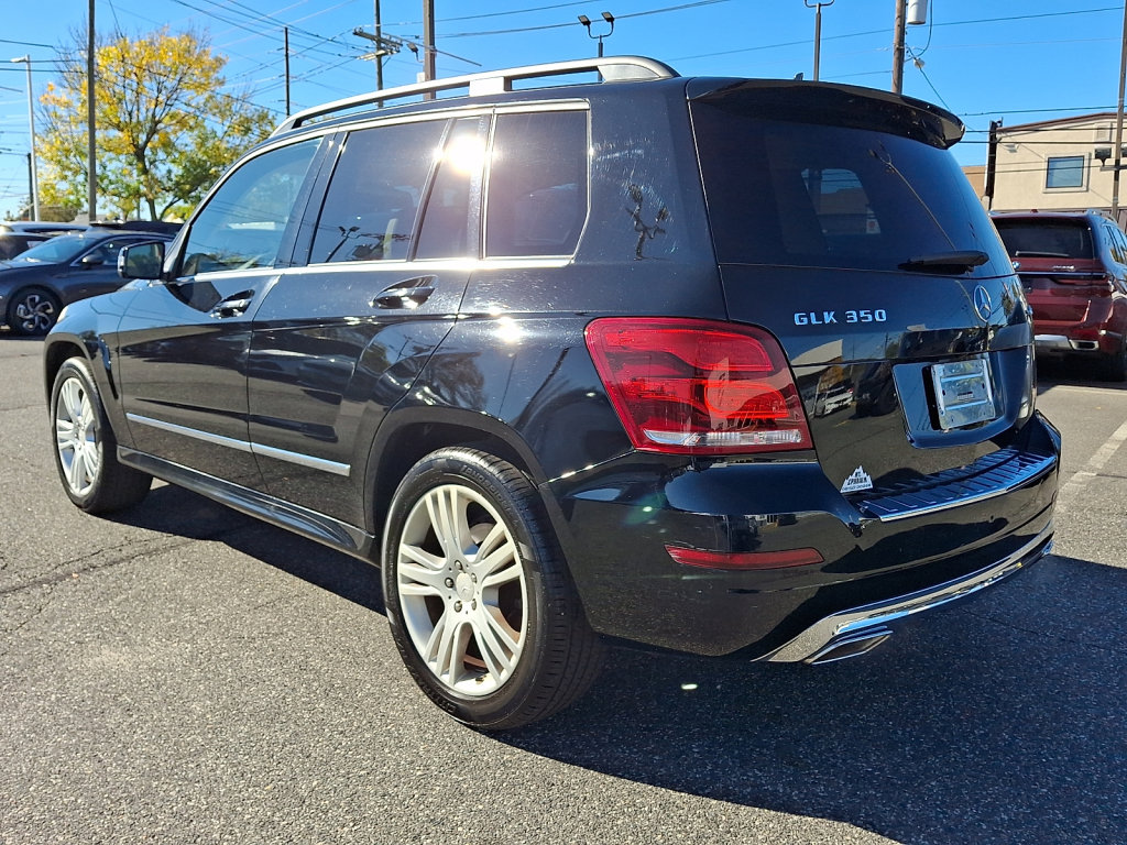 Used 2015 Mercedes-Benz GLK 350 4MATIC image 3
