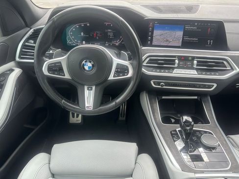 Used 2023 BMW X5 xDrive40i w/ M Sport Package image 11
