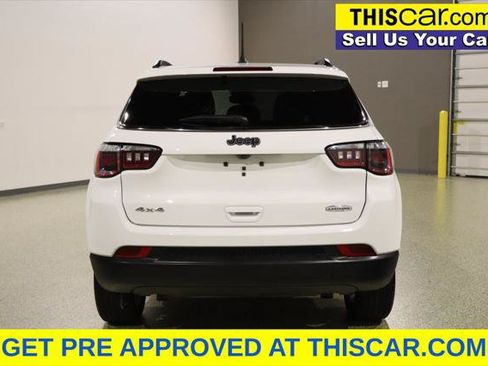 Used 2025 Jeep Compass Latitude AWD/4WD image 7