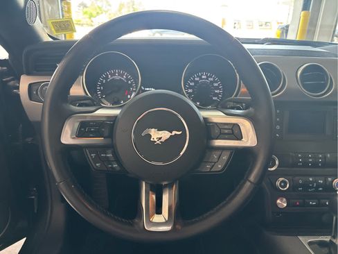 Used 2019 Ford Mustang GT RWD image 12