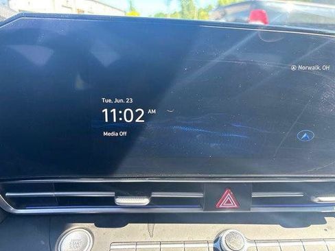 Certified 2024 Hyundai Elantra SEL FWD image 30