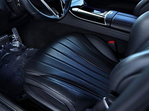 Used 2022 Mercedes-Benz S 500 4MATIC w/ AMG Line Package image 19