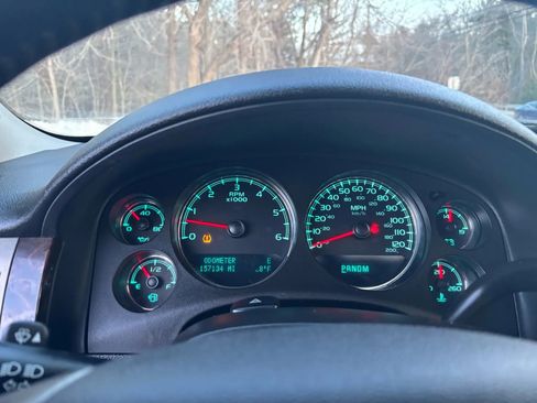 Used 2010 GMC Yukon Denali image 37